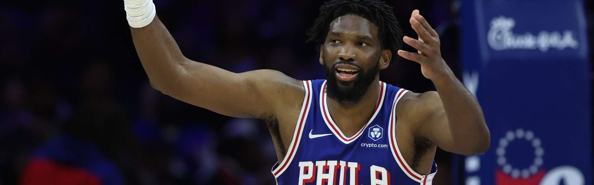 新2网址-你才是蜂王？恩比德生涯对阵黄蜂21胜1负 场均30分 命中率57%